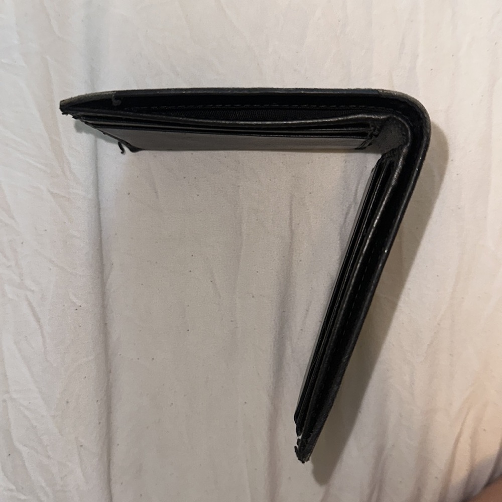 Gucci Wallet - Picture 3 of 4